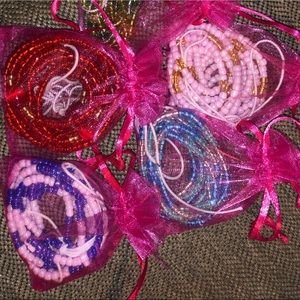 Each Waist Beads comes in a cute little bag💕